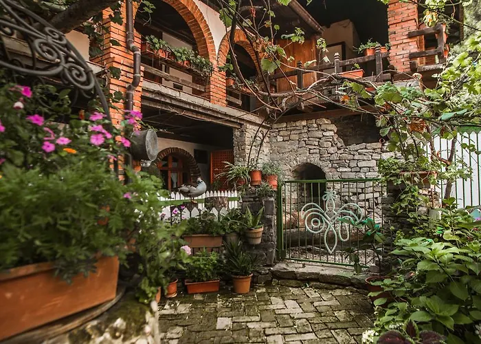 Hotel Restaurant Bujtina E Gjelit 4*