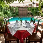 Restaurant Bujtina E Gjelit 4* Tirana