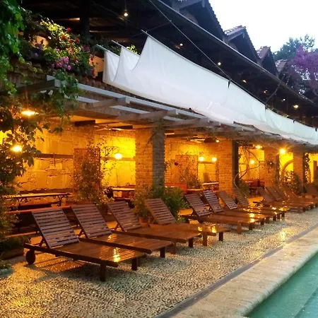 호텔 Restaurant Bujtina E Gjelit 티라나