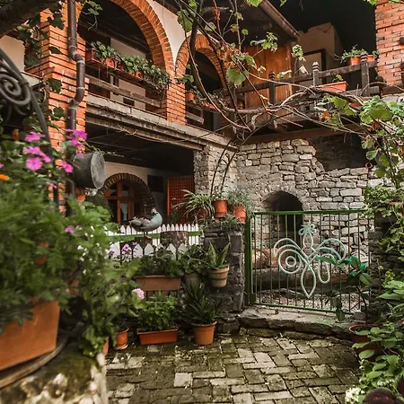 Hotel Restaurant Bujtina E Gjelit 4*