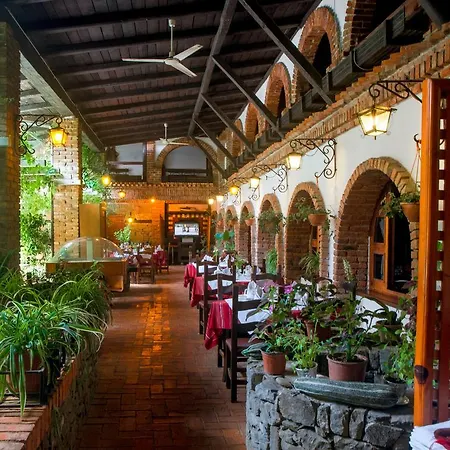 호텔 Restaurant Bujtina E Gjelit