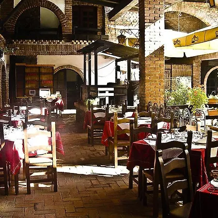 Restaurant Bujtina E Gjelit 호텔
