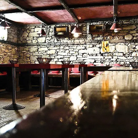 Restaurant Bujtina E Gjelit 호텔 4*