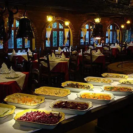 Restaurant Bujtina E Gjelit 호텔 4*