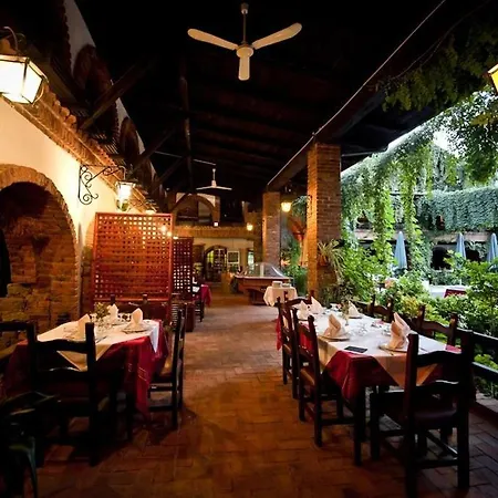 호텔 Restaurant Bujtina E Gjelit 4*