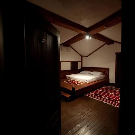 Hotel Restaurant Bujtina E Gjelit 4*