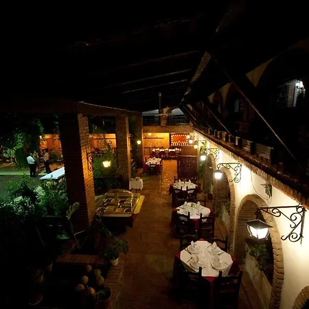 호텔 Restaurant Bujtina E Gjelit