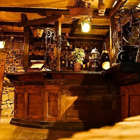 Restaurant Bujtina E Gjelit 호텔