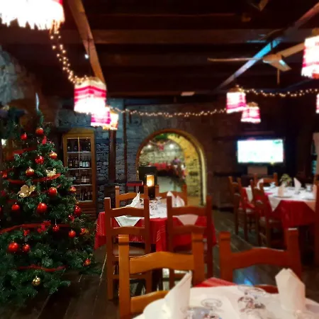 Restaurant Bujtina E Gjelit 4* 티라나