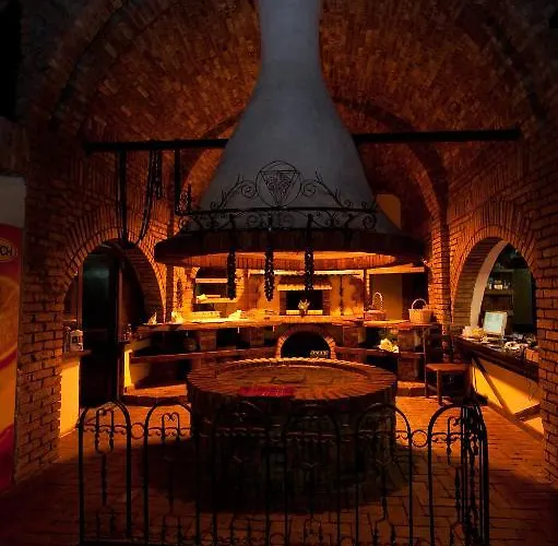 Restaurant Bujtina E Gjelit Hotel Tirana